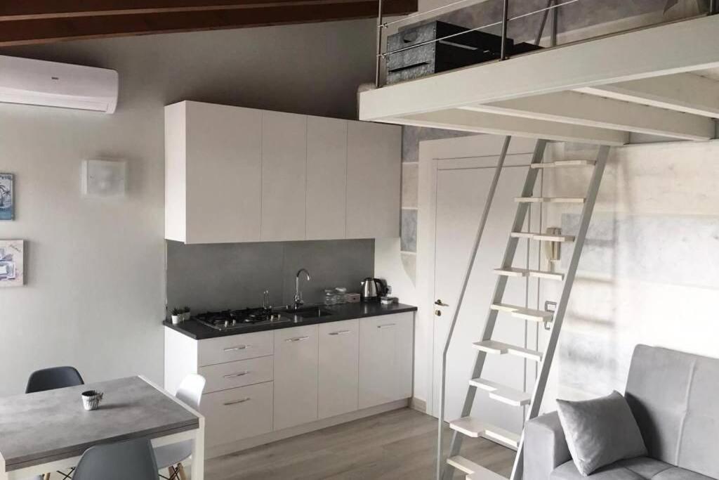 La Petite Maison De Stephanie Clusane Bagian luar foto